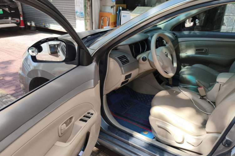 Used Nissan Sylphy 2012 Classic 1.6XE Automatic Comfort Edition Driver Seat