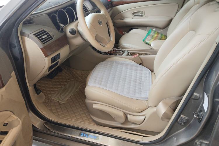 Used Nissan Sylphy 2012 Classic 1.6XE Automatic Comfort Edition Driver Seat