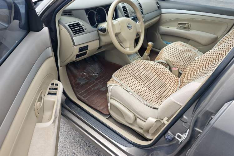 Used Nissan Sylphy 2012 Classic 1.6XE Manual Comfort Edition Driver Seat