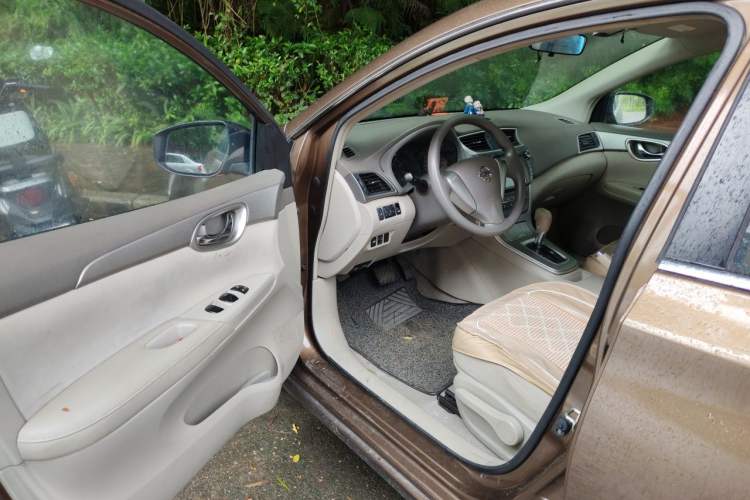 Used Nissan Sylphy 2012 1.6XE CVT Comfort Edition Driver Seat