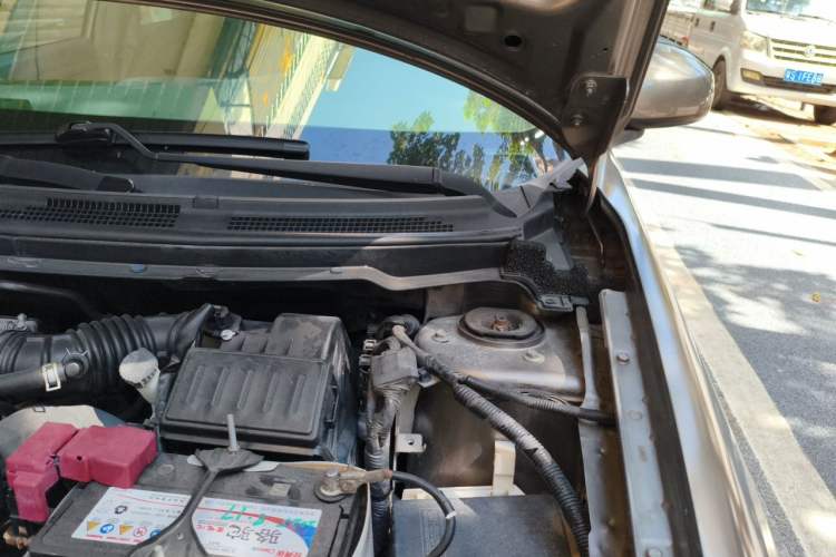 Used Nissan Sylphy 2012 Classic 1.6XE Automatic Comfort Edition Engine Bay Left