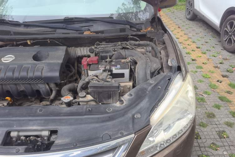 Used Nissan Sylphy 2012 1.6XE Manual Comfort Edition Engine Bay Left