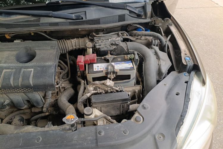 Used Nissan Sylphy 2012 1.6 XL CVT Luxury Edition Engine Bay Left