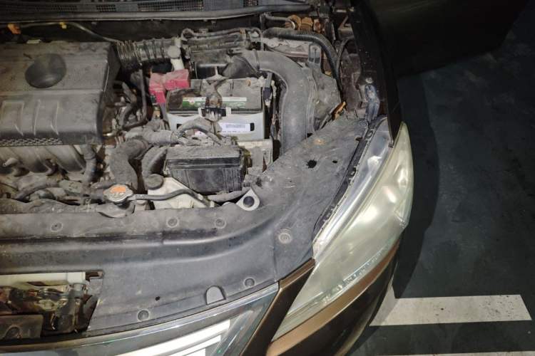 Used Nissan Sylphy 2012 1.6 XL CVT Luxury Edition Engine Bay Left