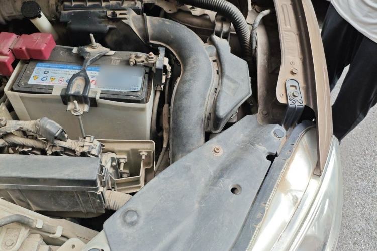 Used Nissan Sylphy 2012 1.6 XL CVT Luxury Edition Engine Bay Left