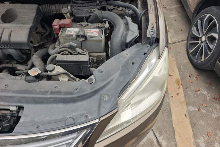 Used Nissan Sylphy 2012 1.6 XL CVT Luxury Edition Engine Bay Left