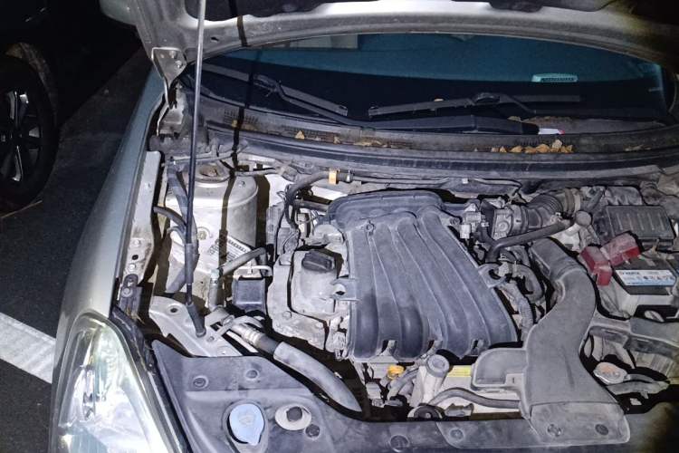 Used Nissan Sylphy 2012 Classic 1.6XE Automatic Comfort Edition Engine Bay Right