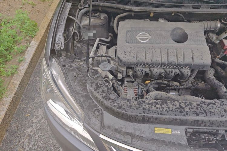 Used Nissan Sylphy 2012 1.6 XL Manual Luxury Edition Engine Bay Right