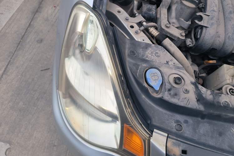Used Nissan Sylphy 2012 Classic 1.6XE Automatic Comfort Edition Engine Bay Right
