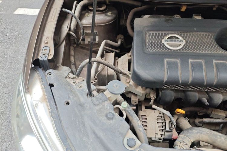 Used Nissan Sylphy 2012 1.6 XL CVT Luxury Edition Engine Bay Right