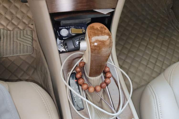 Used Nissan Sylphy 2012 Classic 1.6XE Automatic Comfort Edition Gear Lever