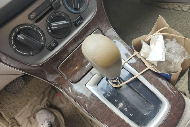 Used Nissan Sylphy 2012 1.6 XL CVT Luxury Edition Gear Lever