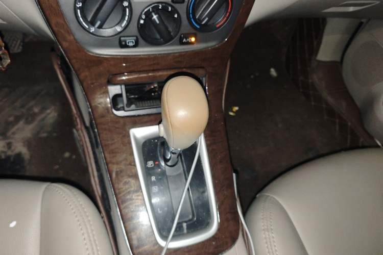 Used Nissan Sylphy 2012 1.6 XL CVT Luxury Edition Gear Lever