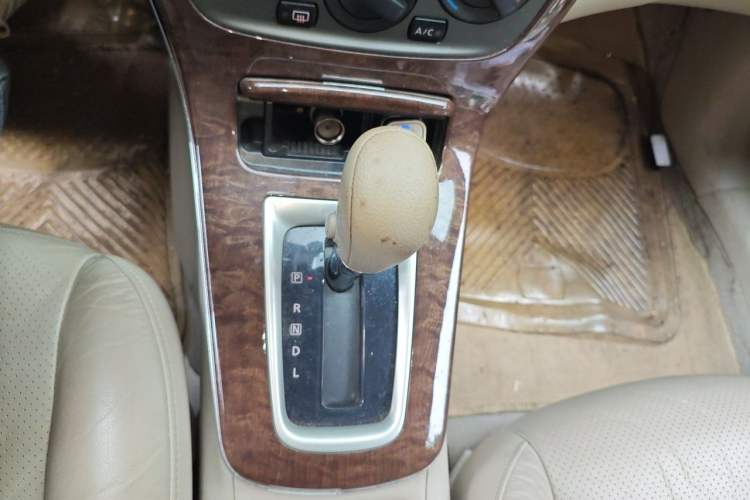 Used Nissan Sylphy 2012 1.6 XL CVT Luxury Edition Gear Lever
