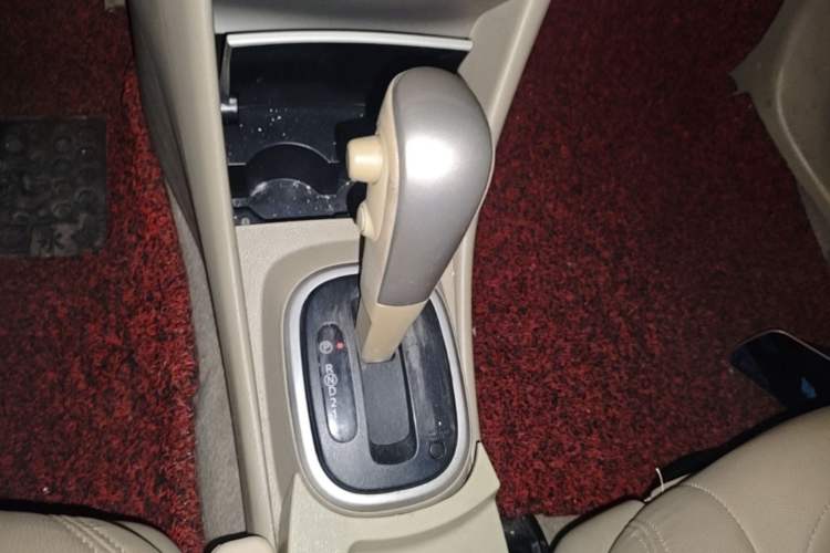 Used Nissan Sylphy 2012 Classic 1.6XE Automatic Comfort Edition Gear Lever