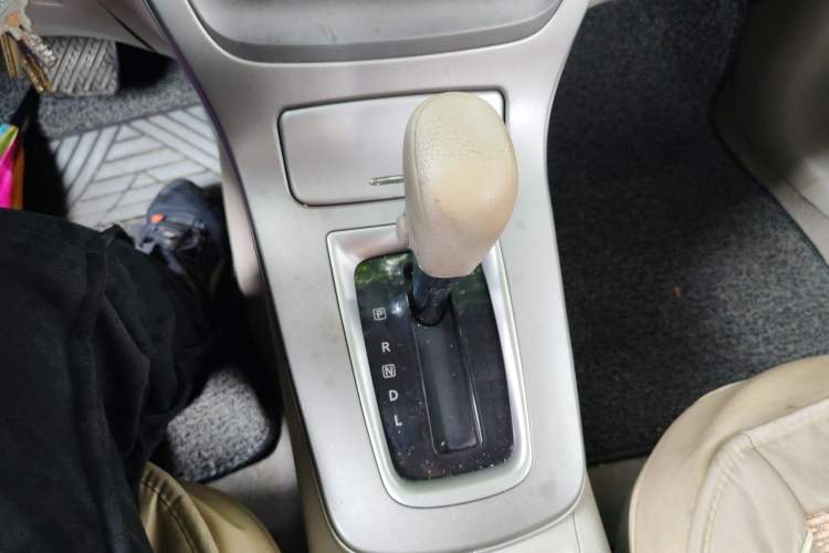 Used Nissan Sylphy 2012 1.6XE CVT Comfort Edition Gear Lever
