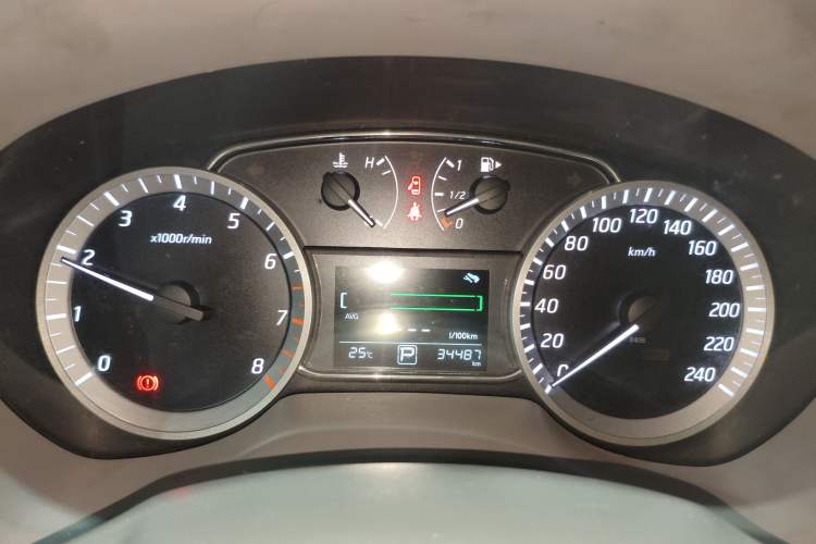 Used Nissan Sylphy 2012 1.8XL CVT Luxury Edition Instrument Cluster