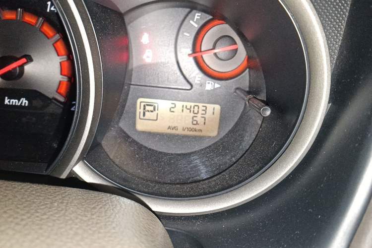 Used Nissan Sylphy 2012 Classic 1.6XE Automatic Comfort Edition Odometer Close Up