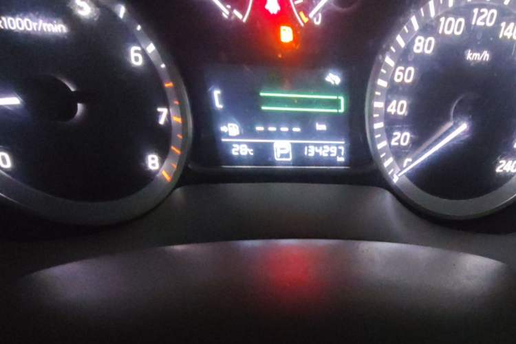 Used Nissan Sylphy 2012 1.8XL CVT Luxury Edition Odometer Close Up
