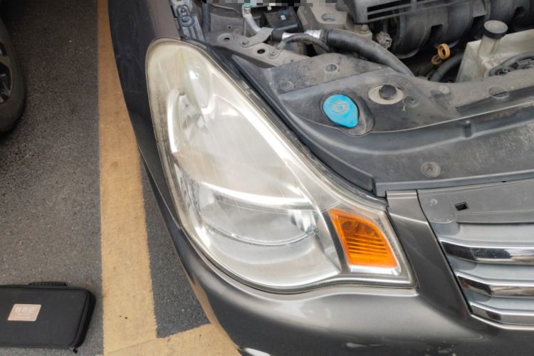 Used Nissan Sylphy 2012 Classic 1.6XE Automatic Comfort Edition Right Front Headlight