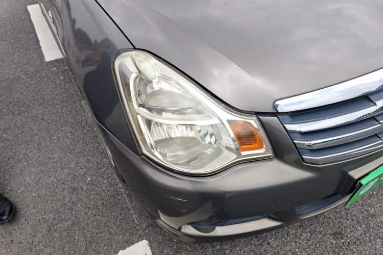 Used Nissan Sylphy 2012 Classic 1.6XE Manual Comfort Edition Right Front Headlight