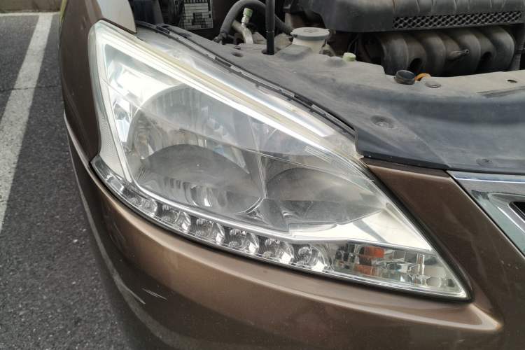 Used Nissan Sylphy 2012 Classic 1.6 XL Automatic Luxury Edition Right Front Headlight