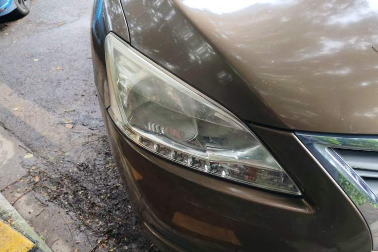 Used Nissan Sylphy 2012 1.6XE CVT Comfort Edition Right Front Headlight