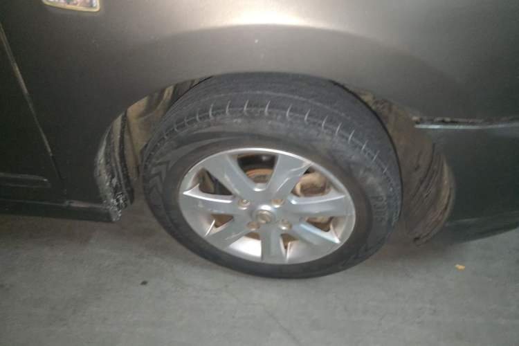 Used Nissan Sylphy 2012 Classic 1.6XE Manual Comfort Edition Right Front Wheel Hub