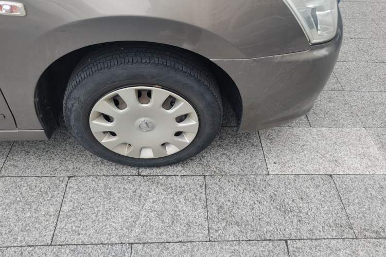 Used Nissan Sylphy 2012 Classic 1.6XE Manual Comfort Edition Right Front Wheel Hub