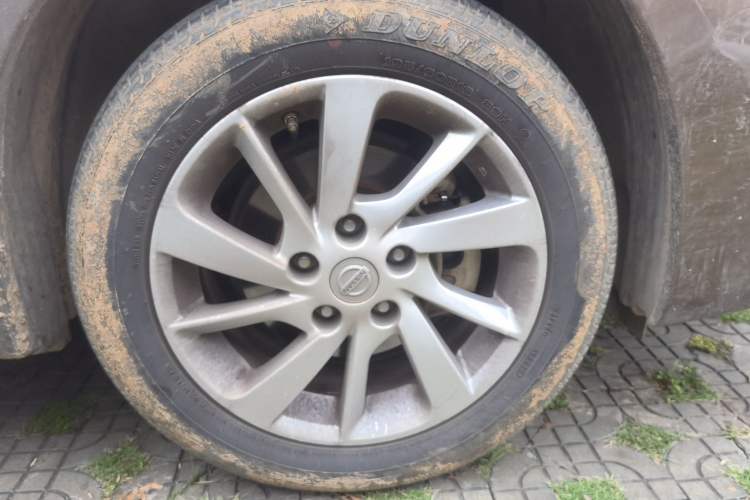 Used Nissan Sylphy 2012 1.6XE Manual Comfort Edition Right Front Wheel Hub