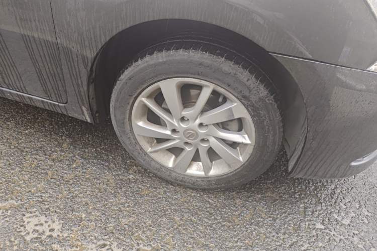 Used Nissan Sylphy 2012 1.6 XL Manual Luxury Edition Right Front Wheel Hub
