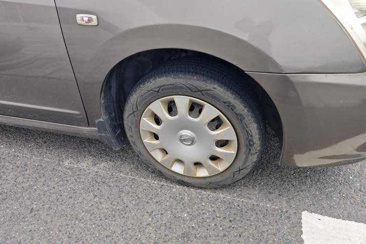 Used Nissan Sylphy 2012 Classic 1.6XE Manual Comfort Edition Right Front Wheel Hub