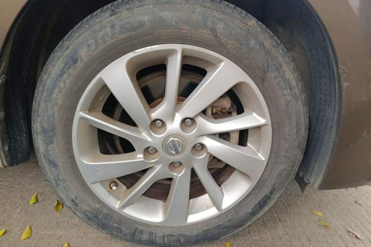 Used Nissan Sylphy 2012 1.6 XL CVT Luxury Edition Right Front Wheel Hub