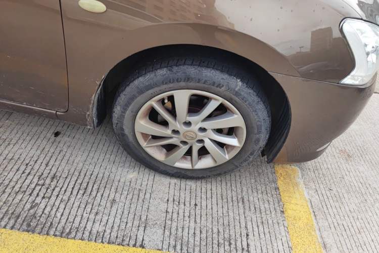 Used Nissan Sylphy 2012 1.6XE Manual Comfort Edition Right Front Wheel Hub