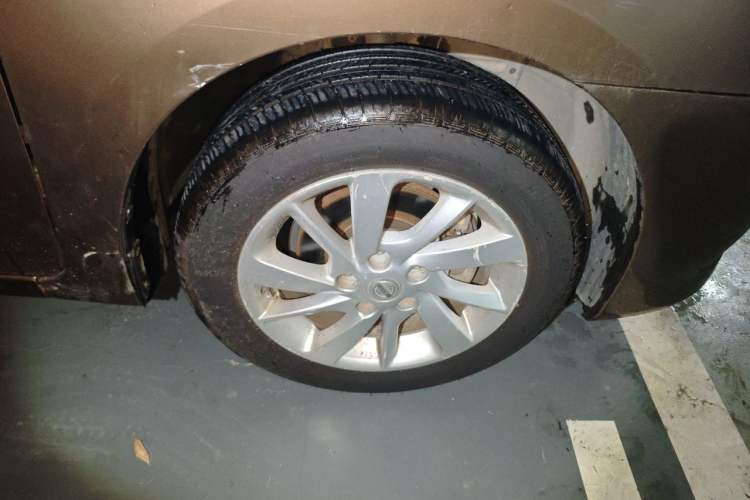 Used Nissan Sylphy 2012 1.6 XL CVT Luxury Edition Right Front Wheel Hub