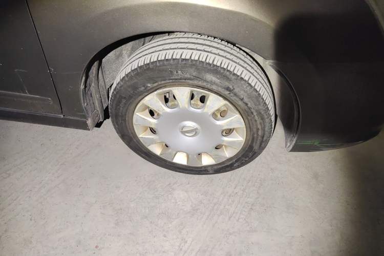 Used Nissan Sylphy 2012 Classic 1.6XE Manual Comfort Edition Right Front Wheel Hub