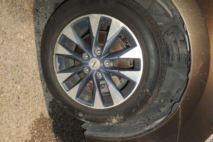 Used Nissan Sylphy 2012 1.6 XL CVT Luxury Edition Right Front Wheel Hub