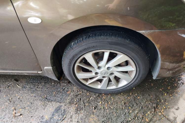 Used Nissan Sylphy 2012 1.6XE CVT Comfort Edition Right Front Wheel Hub