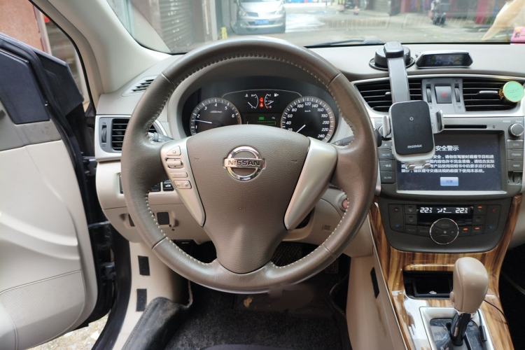 Used Nissan Sylphy 2012 1.8XL CVT Luxury Edition Steering Wheel