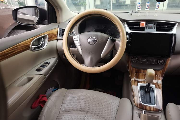 Used Nissan Sylphy 2012 Classic 1.6 XL Automatic Luxury Edition Steering Wheel