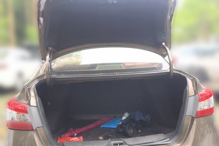 Used Nissan Sylphy 2012 1.6XE Manual Comfort Edition Trunk