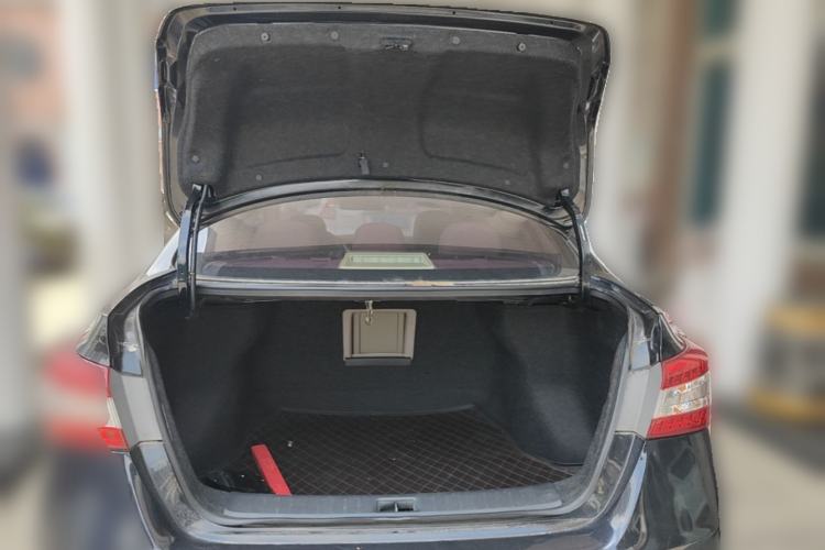 Used Nissan Sylphy 2012 1.6 XL CVT Luxury Edition Trunk