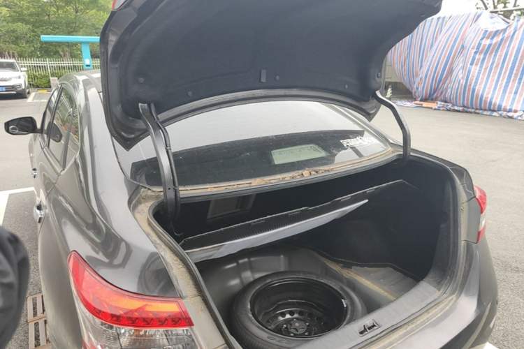 Used Nissan Sylphy 2012 1.6 XL CVT Luxury Edition Trunk