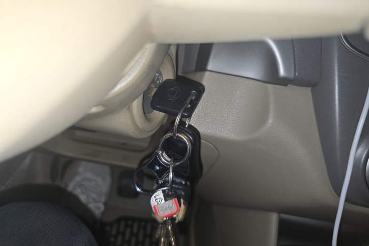 Used Nissan Sylphy 2012 Classic 1.6XE Manual Comfort Edition Vehicle Key