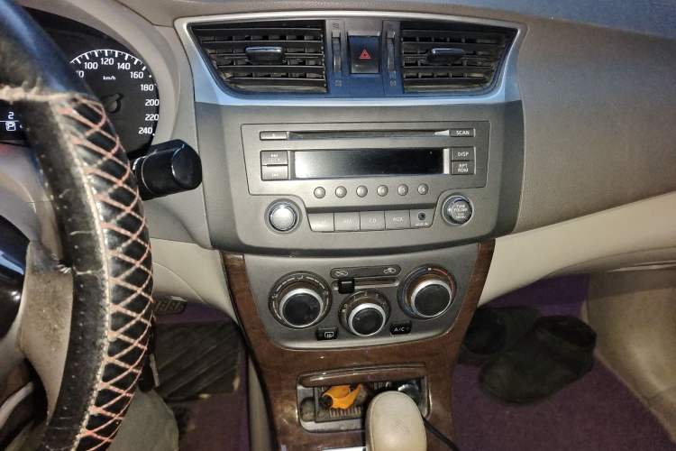 Used Nissan Sylphy 2012 1.6 XL CVT Luxury Edition Audio And AC Panel