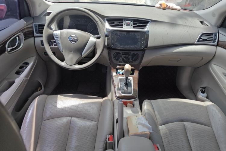 Used Nissan Sylphy 2012 1.6 XL CVT Luxury Edition Center Console