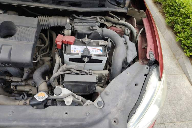 Used Nissan Sylphy 2012 1.6 XL CVT Luxury Edition Engine Bay Left