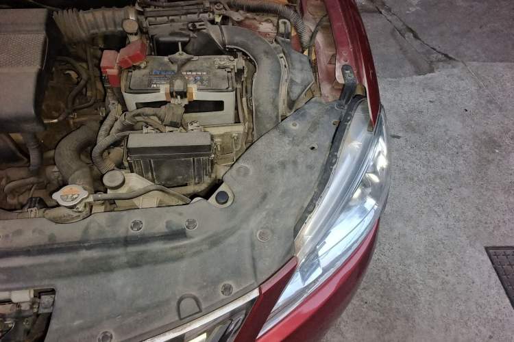 Used Nissan Sylphy 2012 1.6 XL CVT Luxury Edition Engine Bay Left