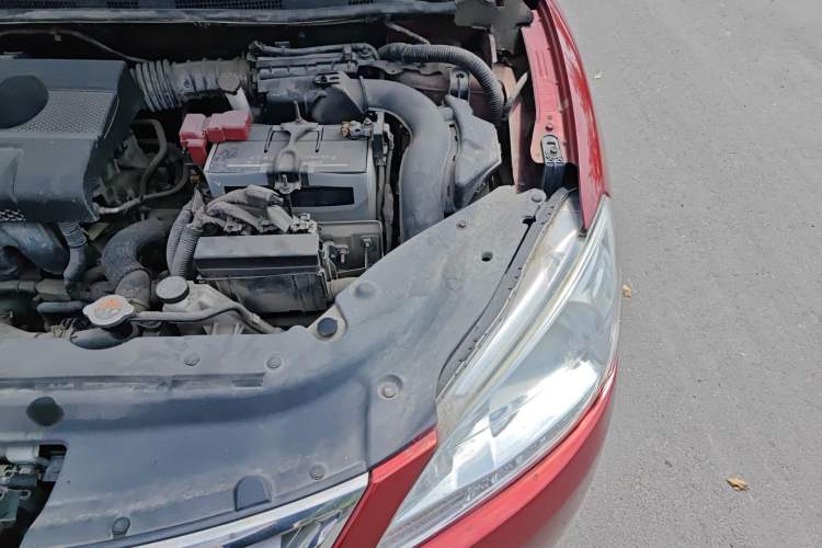 Used Nissan Sylphy 2012 1.6 XL CVT Luxury Edition Engine Bay Left