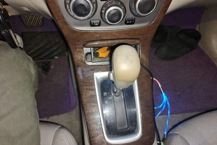Used Nissan Sylphy 2012 1.6 XL CVT Luxury Edition Gear Lever